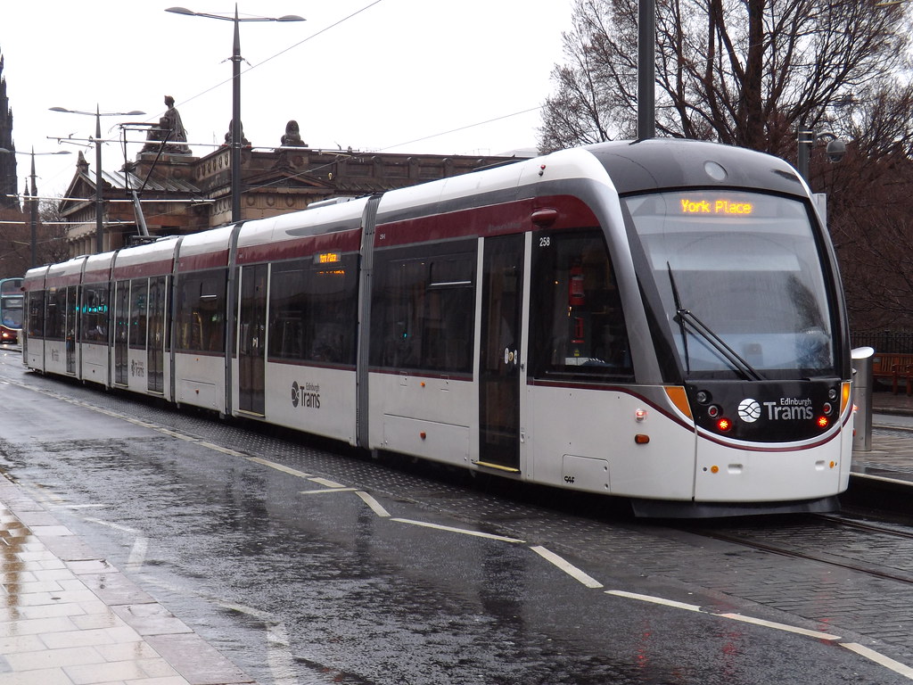 Edinburgh tram row pulls into settlement station