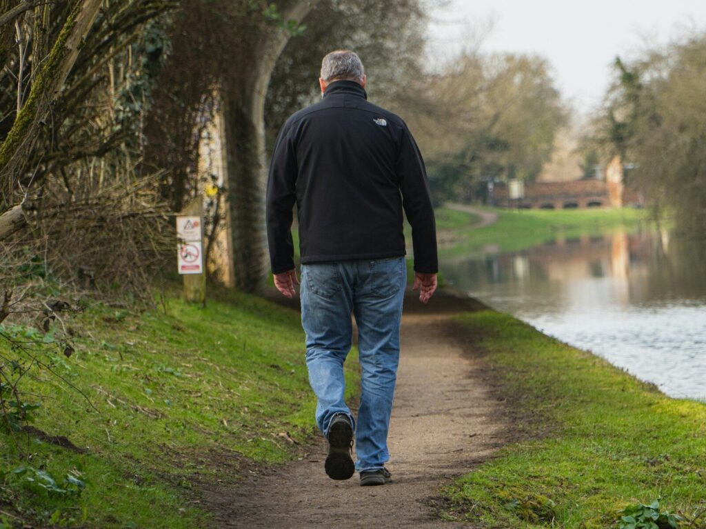 Air pollution doesn’t cancel out the benefits of walking for COPD