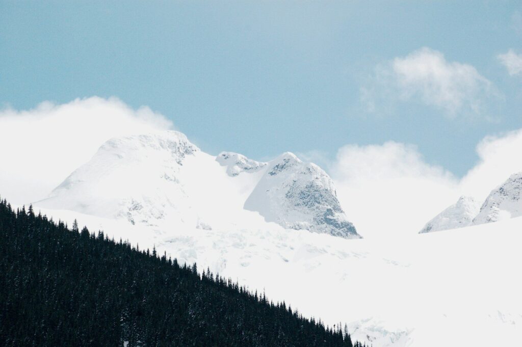Shrinking snow seasons are amplifying the climate impact of wildfires