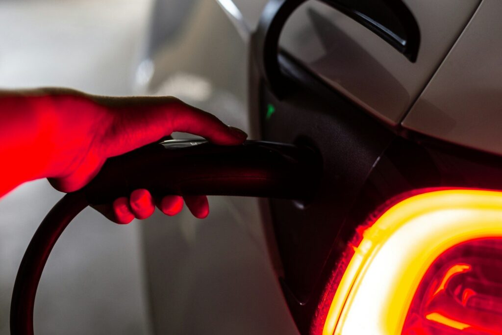 Electric vehicle transition: councils need clear, equitable, national roadmap